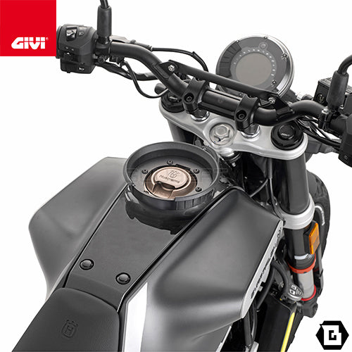 GIVI BF57 タンクロック アタッチメント/HUSQVARNA スヴァルトピレン 401 / HUSQVARNA スヴァルトピレン 125専用