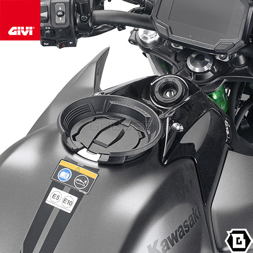 GIVI BF81 タンクロック アタッチメント/KAWASAKI Z 650専用