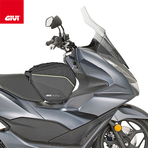 GIVI EA135 スクーターバッグ 15L容量 320mm×300mm×250mm ブラック／HONDA フォルツァ350 / HONDA フォルツァ250専用