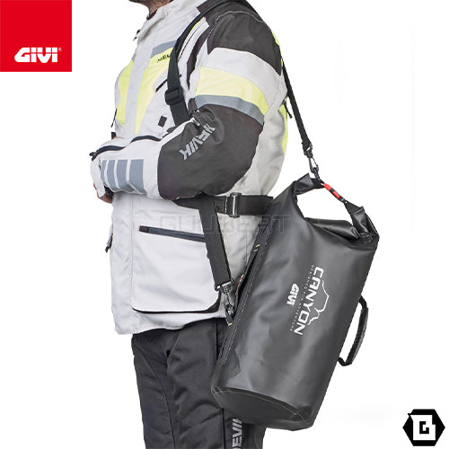 GIVI GRT714B 防水カーゴバッグ 20L容量 ブラック