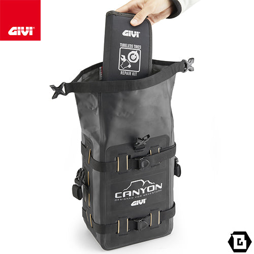 GIVI GRT722B CANYON エンジンガードバッグ 防水 8L容量 Gravel-T バージョンB